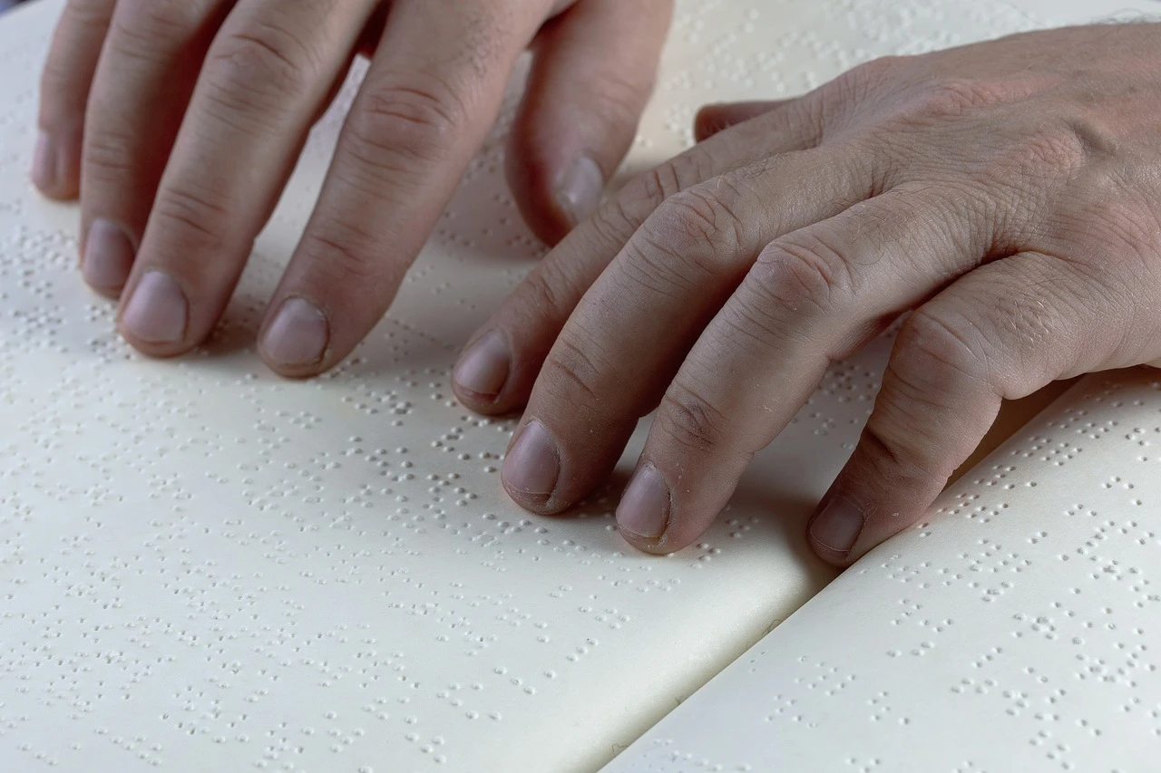 Decoding Braille